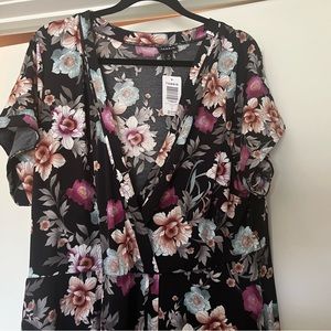 TORRID BLACK FLORAL FAUX WRAP DRESS SIZE 3 NWT